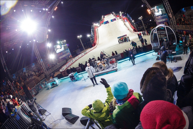 Один день из жизни российского фристайла (Горные лыжи/Сноуборд, кубок мира, лыжная акробатика, ффр, Алина Гриднева, Илья Буров)