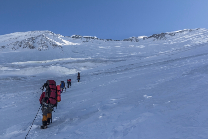 Зимний пик Ленина. Фоторассказ. (Альпинизм, турклуб маи, кичик-алай, заалайский хребет, памир)
