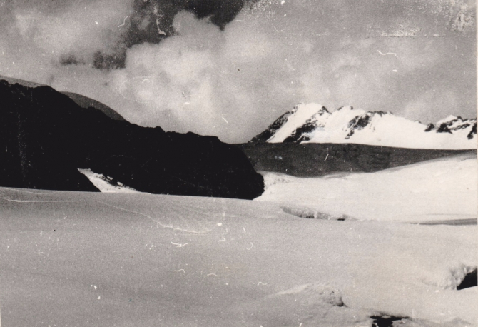 Помогите опознать перевалы по старым фотографиям. (Горный туризм)