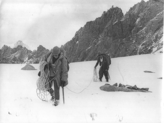 Помогите опознать фотографии из походов ферганских туристов по Памиро-Алаю (или еще каких-то ближних к Фергане горных районов, Горный туризм)