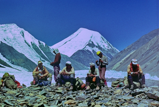 ПИК ФИККЕРА (6725 м.) - 1978 г. ПРИТЯЖЕНИЕ ВЫСОТЫ. ЧАСТЬ 3 – ОТХОДЫ (Горный туризм, МАИ ПИК ФИККЕРА ПАМИР)