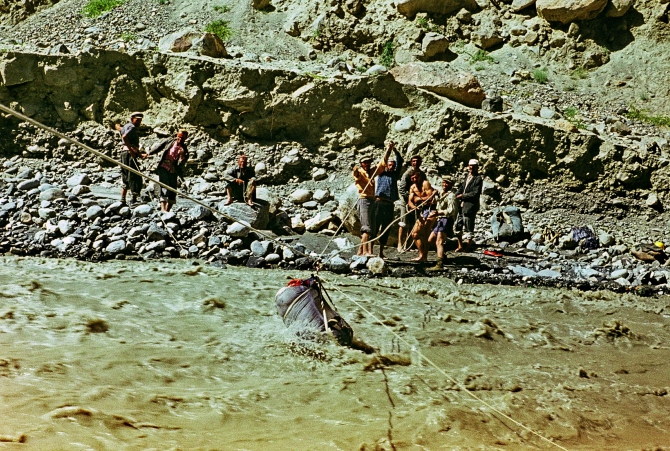 ПИК ФИККЕРА (6725 м.) - 1978 г. ПРИТЯЖЕНИЕ ВЫСОТЫ. ЧАСТЬ 3 – ОТХОДЫ (Горный туризм, МАИ ПИК ФИККЕРА ПАМИР)