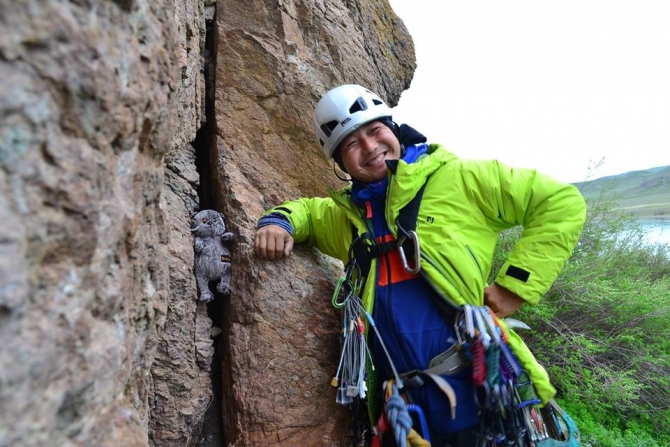 Смена альплагеря Туюк-Су на скалах Тамгалы-Тас (Или, Скалолазание)