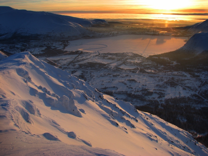 Целина. Сергей Шестихин: "Как объяснить глупое томление сердца при виде родных вершин?" (Бэккантри/Фрирайд, горы, кировск, хибины, фрирайд, интервью)