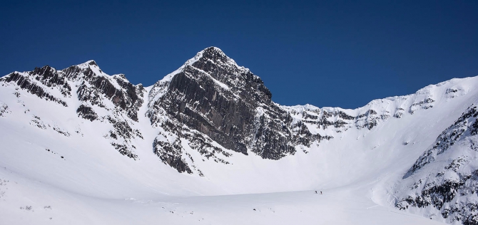 Целина. Кирилл Серёгин: "Лыжи дают мне свободу!" (Бэккантри/Фрирайд, спецпроект, горы, камчатка, интервью, кирилл серегин, косатка, kamchatka freeride community)