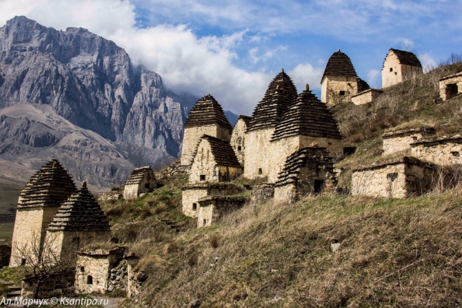 Александра Марчук "ЗАГАДКИ ОСЕТИИ. Велосипедное путешествие по Северной Осетии" (осетия, народы, горы, дороги, северная осетия, родовые башни, храмы, ущелья, цырты, Даргавс)