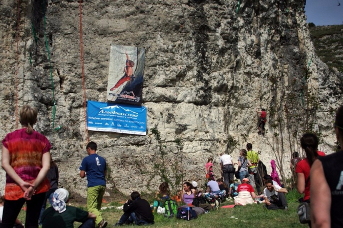 "Мир, Труд, Апрель" или "Новые скалолазные маршруты в Бахчисарае". (Скалолазание)