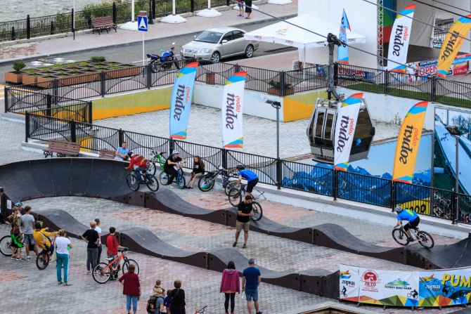 Массовый спуск на горных велосипедах пройдет на курорте "Горки Город" (мегалавина, велоспорт)