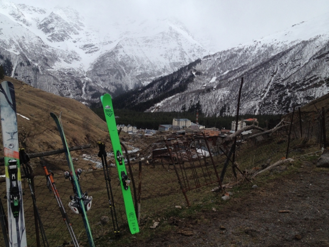 Скитур и фрирайд Приэльбрусье - Безенги. Часть 1 "Приэльбрусье 10 лет спустя" (Ски-тур)