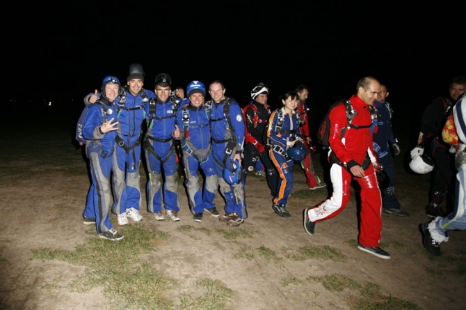 Фотографии Андрея Веселова. Ночные прыжки (Aэроград Коломна, октябрь 2008 г., Воздух, парашют, андрей веселов)