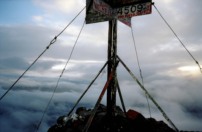 Пик Вильгельма, хребет Бисмарка, Папуа-Новая Гвинея, Океания. (Альпинизм, эрс рок, улуру, косцюшко, гонгконг, австралия)