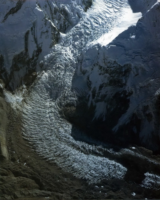 Неприступная Джомолунгма. Меррей Сейл. Серия "Листая пожелтевшие страницы" (Альпинизм, эверест, непал, гималаи, диренфурт, юго-западная стена эвереста)