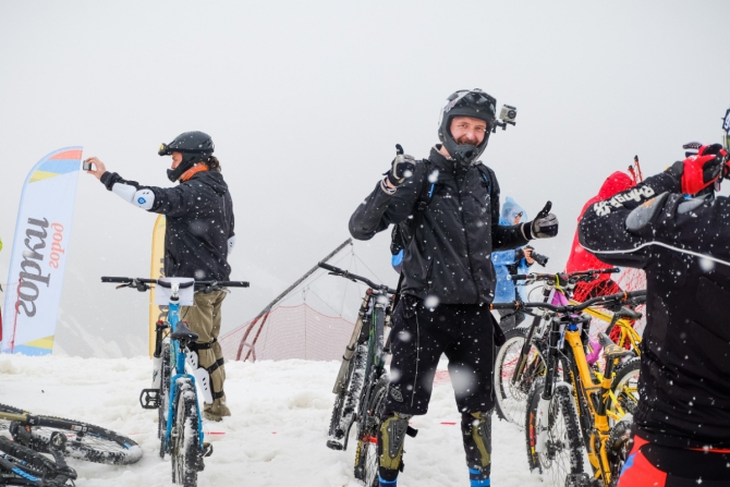 На курорте "Горки Город" спустили лавину из велосипедистов (мегалавина, велоспорт)