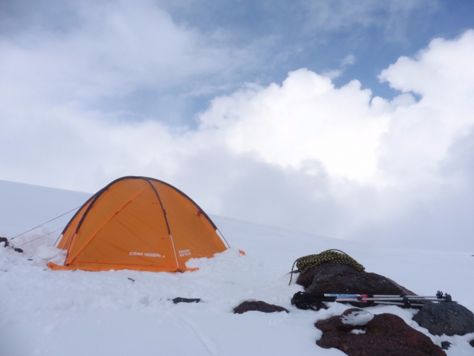 Эльбрусское испытание палатки NOVA TOUR Хан-Тенгри 3 (Альпинизм, палатка, отзыв)