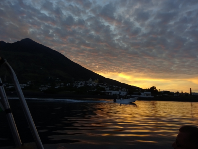 Восхождение на вулкан Стромболи. (Туризм)