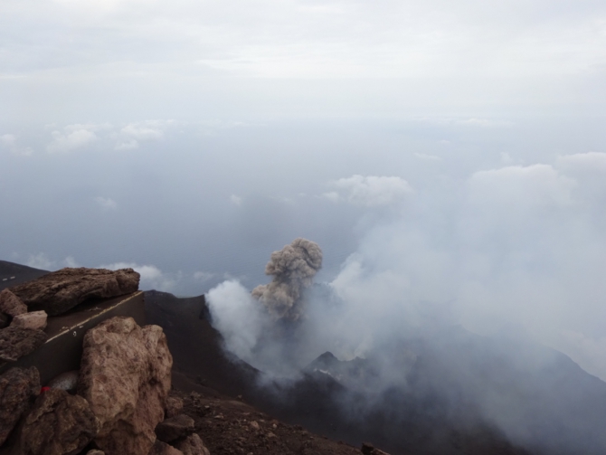 Восхождение на вулкан Стромболи. (Туризм)