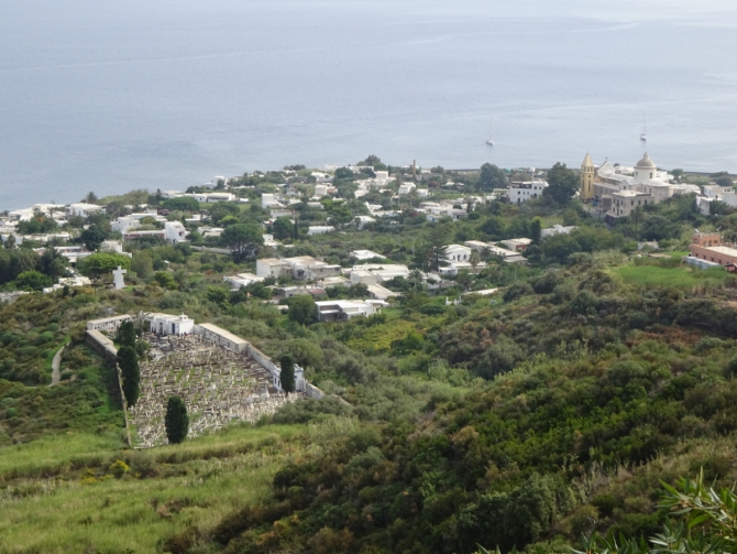 Восхождение на вулкан Стромболи. (Туризм)