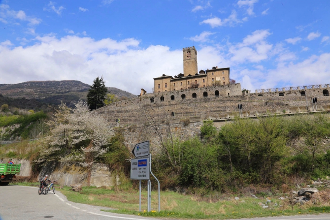 Шесть замков Аосты за один день! (Вело, валле д'аоста, долина аосты, замки, путешествия, вело, маунтинбайк, горы, италия, культпрограмма, архитектура)