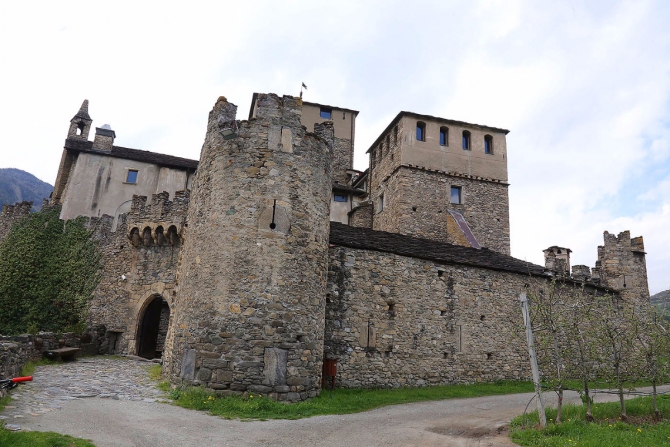 Шесть замков Аосты за один день! (Вело, валле д'аоста, долина аосты, замки, путешествия, вело, маунтинбайк, горы, италия, культпрограмма, архитектура)