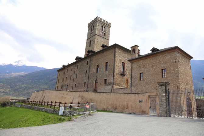 Шесть замков Аосты за один день! (Вело, валле д'аоста, долина аосты, замки, путешествия, вело, маунтинбайк, горы, италия, культпрограмма, архитектура)