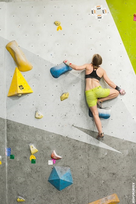 Чем скалолазание лучше альпинизма? Подборка женских фотографий с Белых ночей (боулдеринг, белые ночи, скалодром, игелс, igels, петербург)