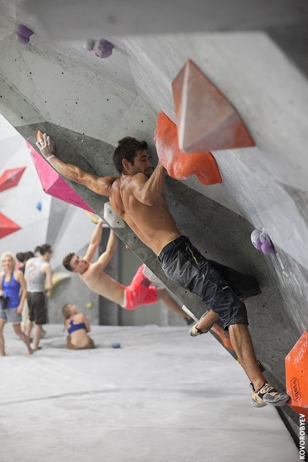 Чем скалолазание лучше альпинизма? Подборка мужских фотографий с Белых ночей (скалолазаание, боулдеринг, скалодром, игелс, igels, петербург)