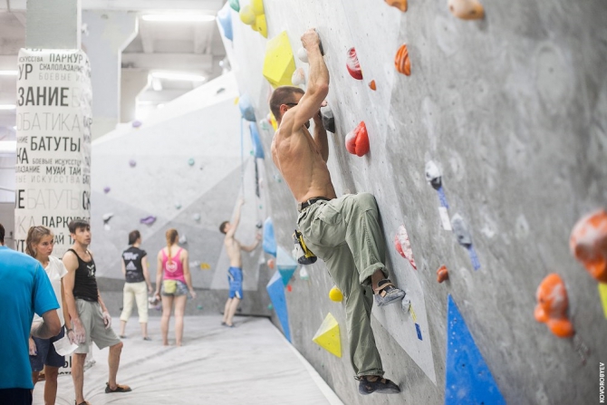 Чем скалолазание лучше альпинизма? Подборка мужских фотографий с Белых ночей (скалолазаание, боулдеринг, скалодром, игелс, igels, петербург)