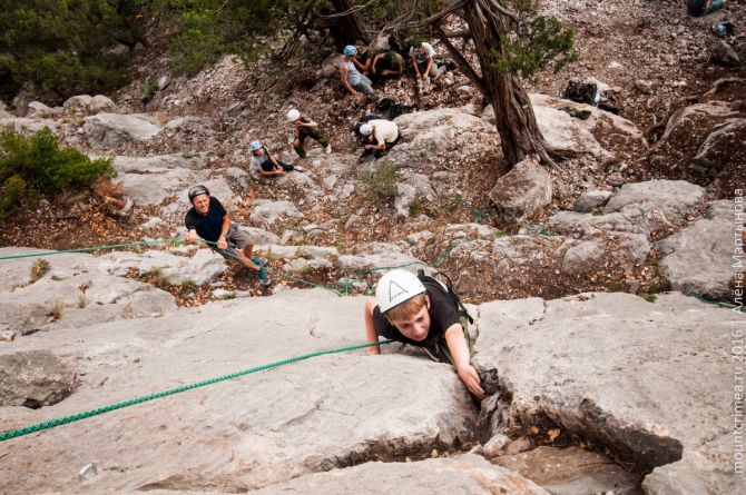 Как московские школьники на Куш-Кая боялись, но карабкались наверх (Скалолазание, кушкая, ильяская, крым, крымскиегоры, крымскийгорныйклуб, дети, скалолазание, слэклайн, трекинг, лагерь)