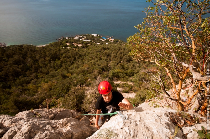 Как московские школьники на Куш-Кая боялись, но карабкались наверх (Скалолазание, кушкая, ильяская, крым, крымскиегоры, крымскийгорныйклуб, дети, скалолазание, слэклайн, трекинг, лагерь)