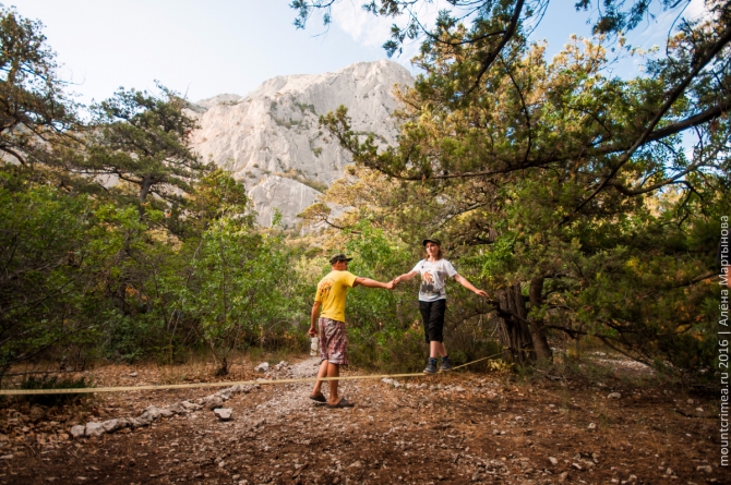 Как московские школьники на Куш-Кая боялись, но карабкались наверх (Скалолазание, кушкая, ильяская, крым, крымскиегоры, крымскийгорныйклуб, дети, скалолазание, слэклайн, трекинг, лагерь)