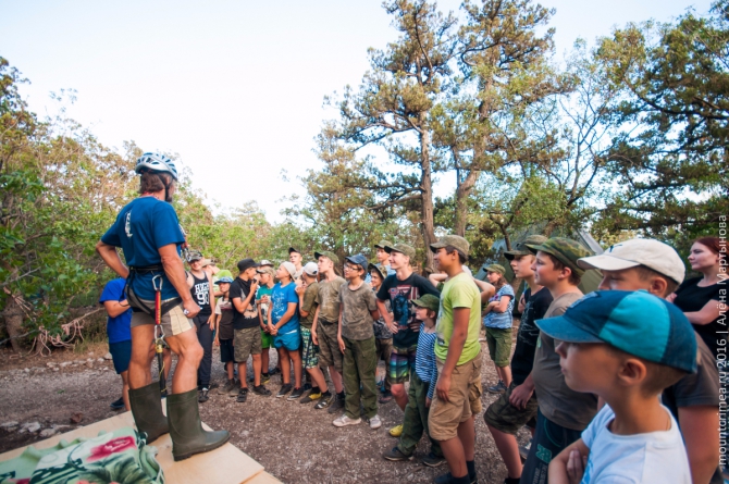 Как московские школьники на Куш-Кая боялись, но карабкались наверх (Скалолазание, кушкая, ильяская, крым, крымскиегоры, крымскийгорныйклуб, дети, скалолазание, слэклайн, трекинг, лагерь)