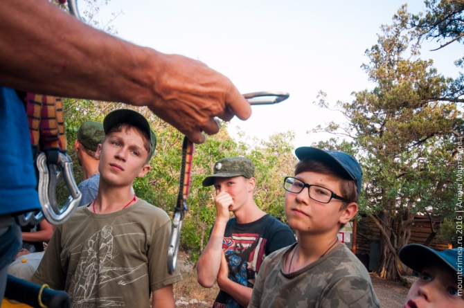 Как московские школьники на Куш-Кая боялись, но карабкались наверх (Скалолазание, кушкая, ильяская, крым, крымскиегоры, крымскийгорныйклуб, дети, скалолазание, слэклайн, трекинг, лагерь)