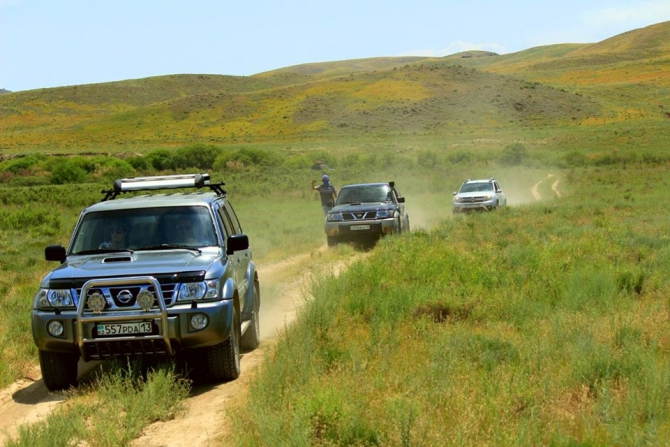 Экспедиция в долину Ушбас: по следам первобытных предков (Путешествия, казахстан, ЮКО, петроглифы, пещера, краеведение, внедорожники, джипкз)