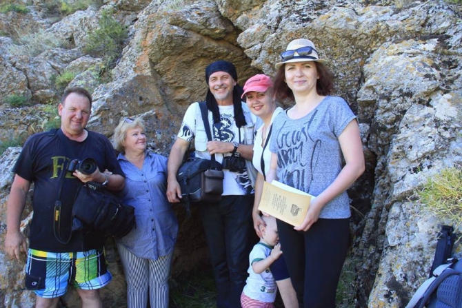 Экспедиция в долину Ушбас: по следам первобытных предков (Путешествия, казахстан, ЮКО, петроглифы, пещера, краеведение, внедорожники, джипкз)