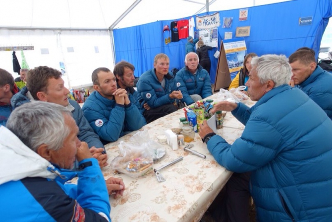 Команда ВЫСОТА поздравляет Валеру Шамало с днем рождения (Альпинизм, проект высота, пик ленина, макс кривошеев)