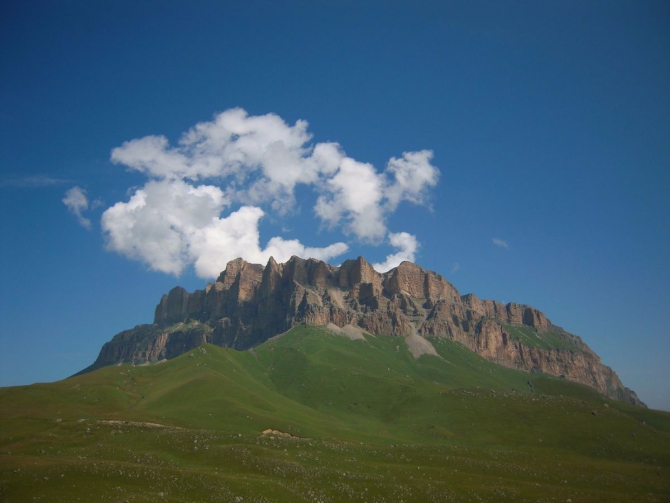 Поход из Ахсау в В.Балкарию. Творческий отчёт. (Горный туризм)