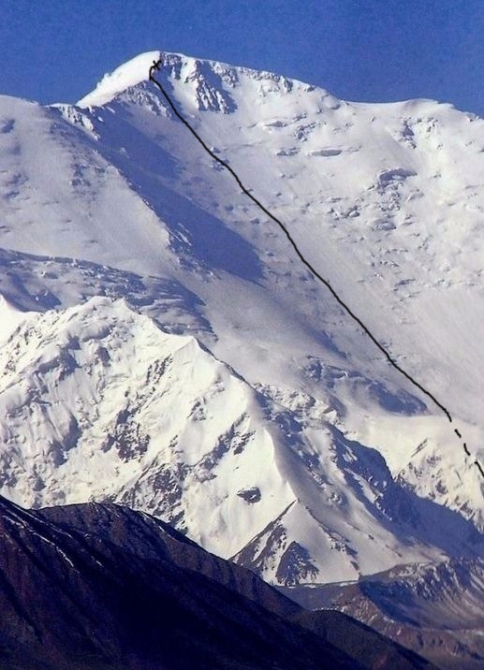 Между пальцами года просочились вот беда... Сорок с лишним лет прошло (Альпинизм)