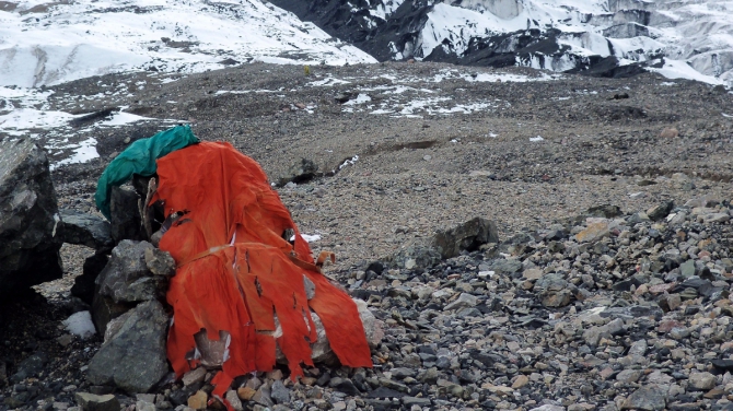 Опять об останках альпинистов под пиком Ленина. (Альпинизм, пик ленина, останки 1990-го года.)