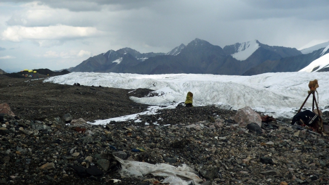 Опять об останках альпинистов под пиком Ленина. (Альпинизм, пик ленина, останки 1990-го года.)
