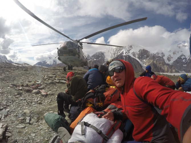 Хан по маршруту Свириденко в картинках и нескольких словах! (Альпинизм, хан-тенгри, глазуновы, саша ментовская, рома абилдаев, горы, южный, тянь-шань, высота)
