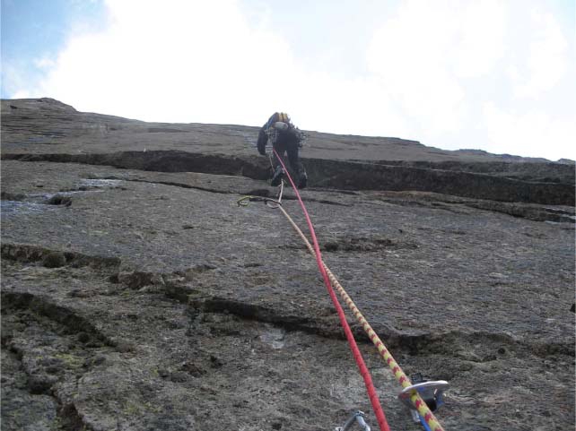 Номинанты "Хрустального Пика": Аксу по маршруту Могилы. Денис Веретенин (Альпинизм, события, хрустальный пик, риск.ру, risk.ru, горы)