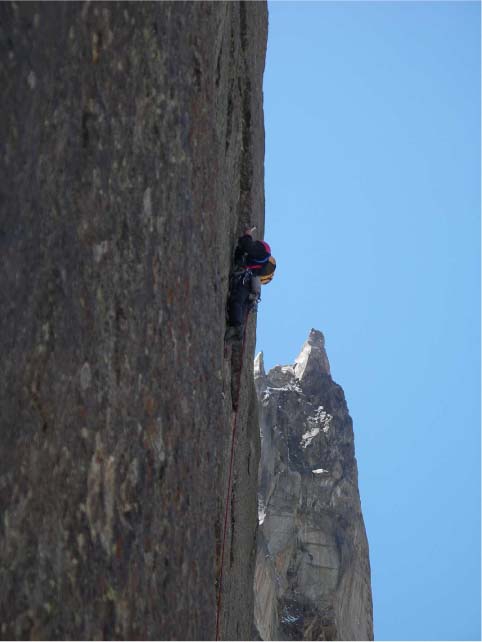 Номинанты "Хрустального Пика": Аксу по маршруту Могилы. Денис Веретенин (Альпинизм, события, хрустальный пик, риск.ру, risk.ru, горы)