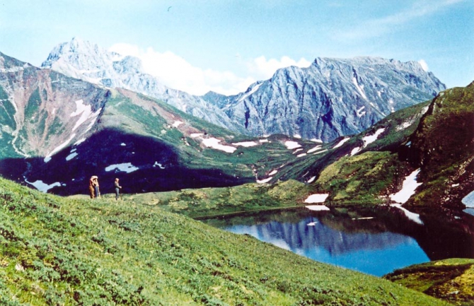 САЯНЫ (ретро, Путешествия, большой агул, агульское озеро, гутара)