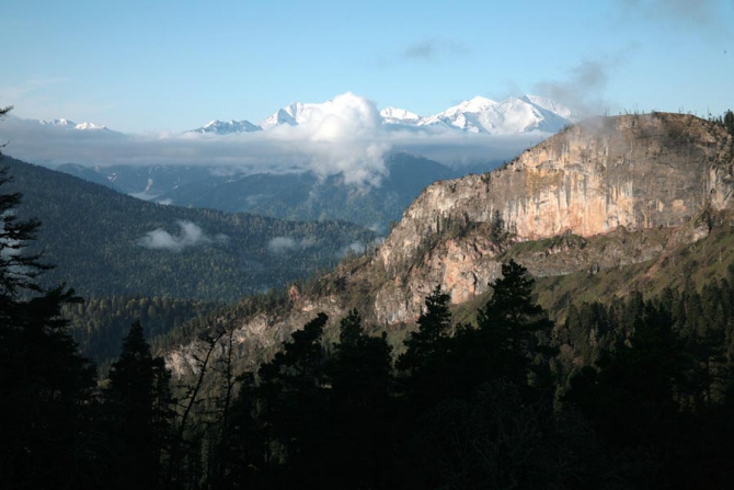 Майский Кавказ - очаровательный и гуманный. (Альпинизм, поход на май, майские праздники, тхач, агиге, псебай)