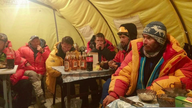 Победа в стиле «Дискавери» (Альпинизм, южный, иныльчек, Хан, хан-тенгри, анджей баргель, снежный барс, гиды-гастарбайтеры, коваль, кондрашкин)