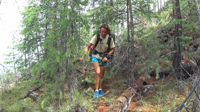 Часть 2. Разгадка тайны затонувшей колонны бронетехники. Через дебри дикого леса. Пешком вокруг Хубсугула. Поход в 400 километров. (Путешествия, монголия, Рудольф Кавчик, вокруг Хубсугула пешком)