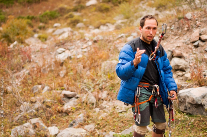 Чемпионат мира по альпинизму в Туюк-Су: зацепки отламываются (альпинисты, горы, скалы, соревнования)