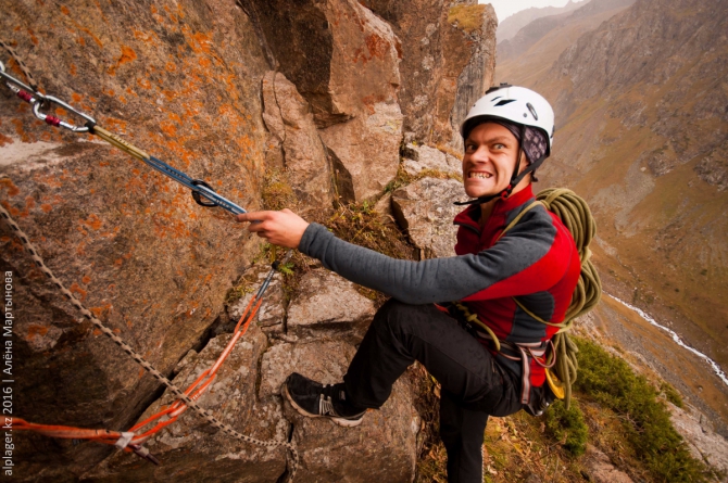 Чемпионат мира по альпинизму в Туюк-Су: зацепки отламываются (альпинисты, горы, скалы, соревнования)