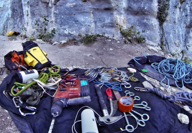 V ежегодный семинар по подготовке спортивных скалолазных маршрутов в Крыму. (Скалолазание, BahchiCamp, альпиндустрия, petzl, бахчисарай, climbing, crimea)