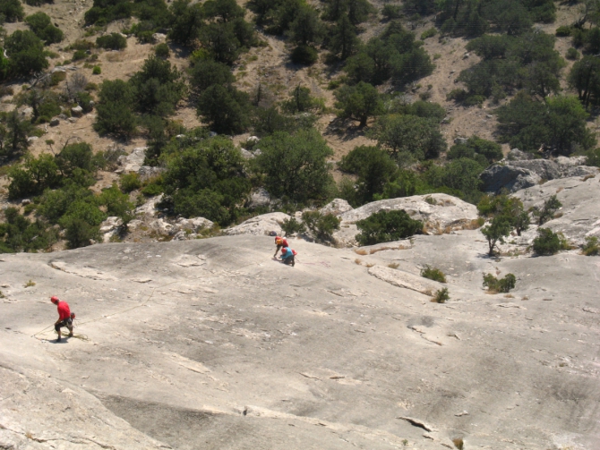 Сентябрь. Крым. Судак. Вспоминая Международный Чемпионат ветеранов альпинизма...